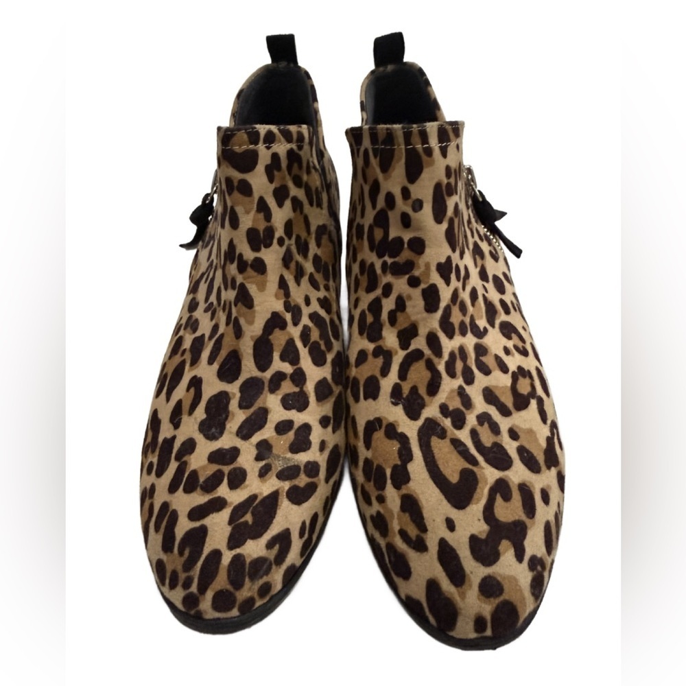 Dr. Scholl's Leopard Pattern Ankle Boots with Black Accents. Size 7 - Picture 5 of 8